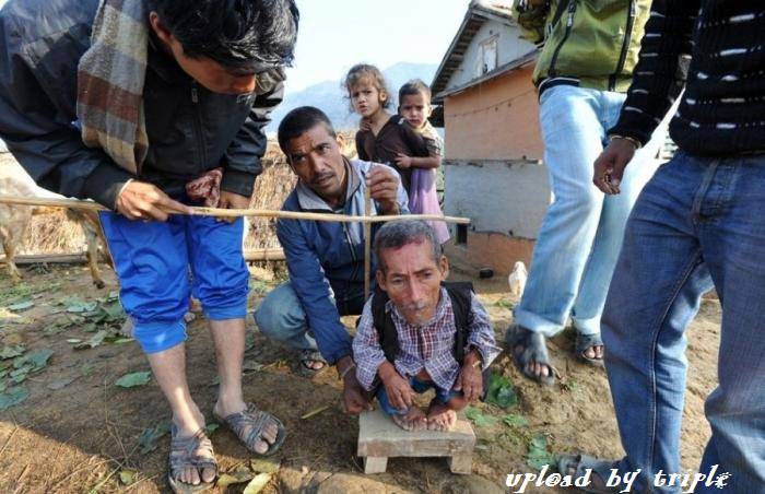 單頭身 超矮人 [18P]